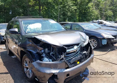 2016 Toyota Highlander Le Plus V6 from USA, damaged, VIN 5TDBKRFH9GS308702